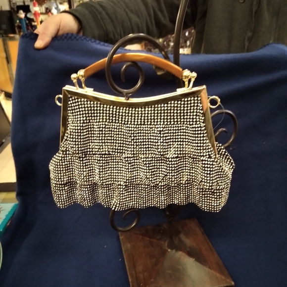 Purses - Picture 7 of 10